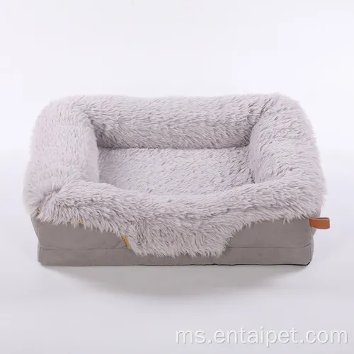 Anjing anjing musim sejuk yang hangat dengan bulu persegi